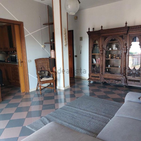 appartamento in vendita a Carrara in zona Avenza