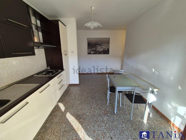 casa indipendente in vendita a Carrara