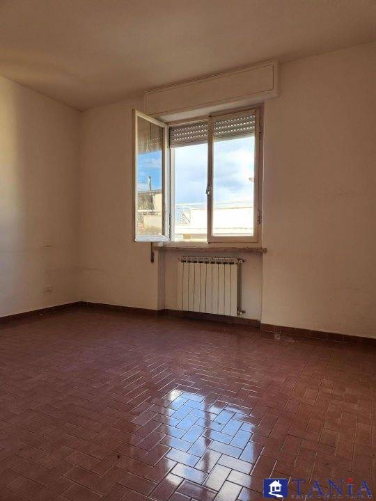 appartamento in vendita a Carrara in zona Marina di Carrara