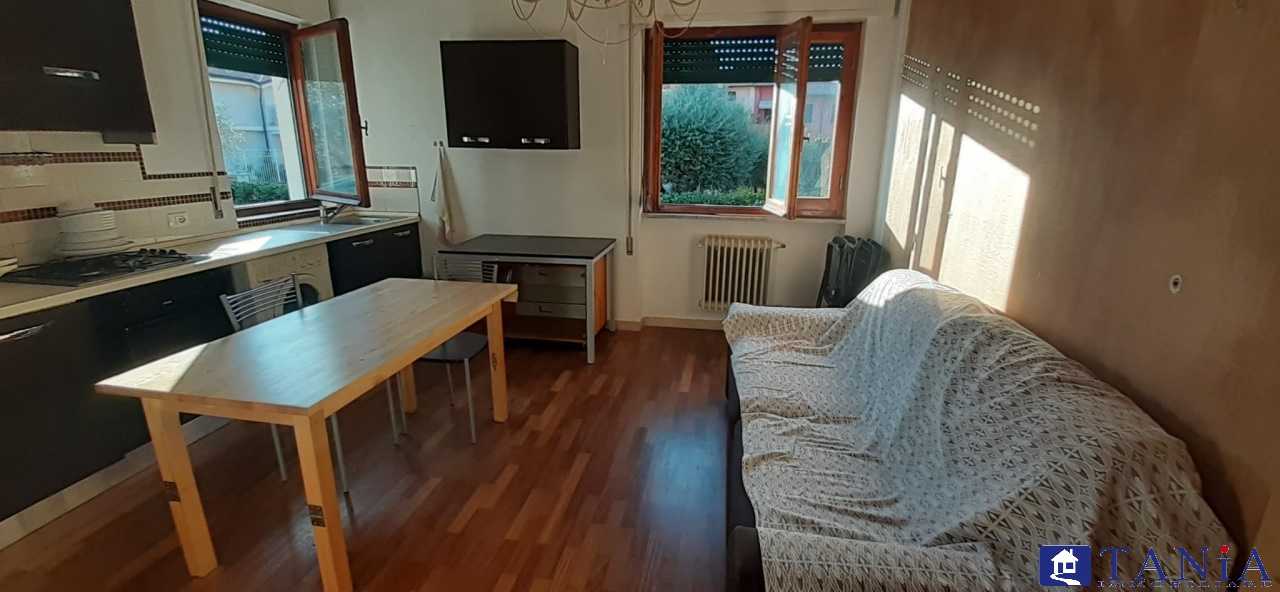 casa indipendente in vendita a Carrara in zona Marina di Carrara