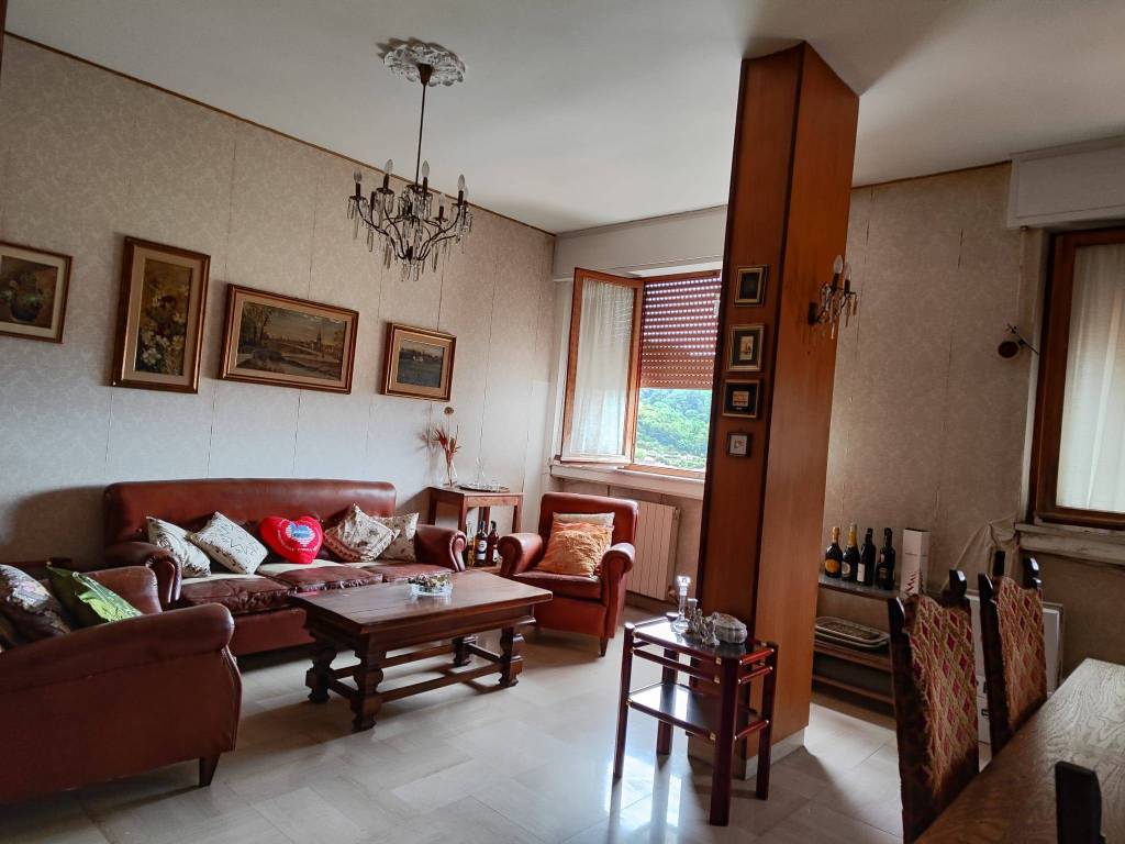 appartamento in vendita a Carrara in zona Centro Città