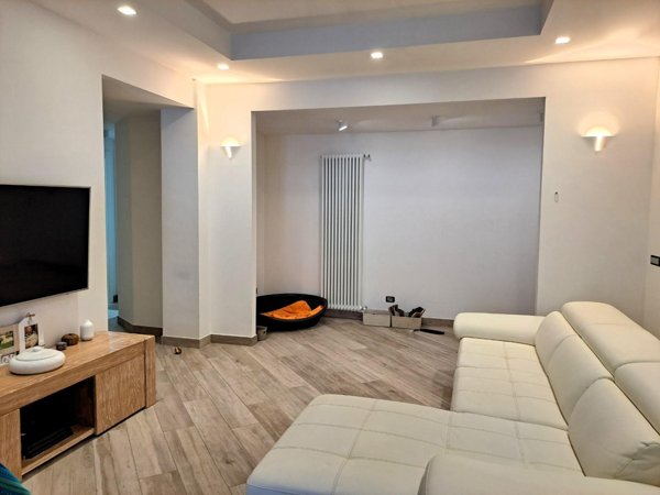appartamento in vendita a Carrara in zona Marina di Carrara