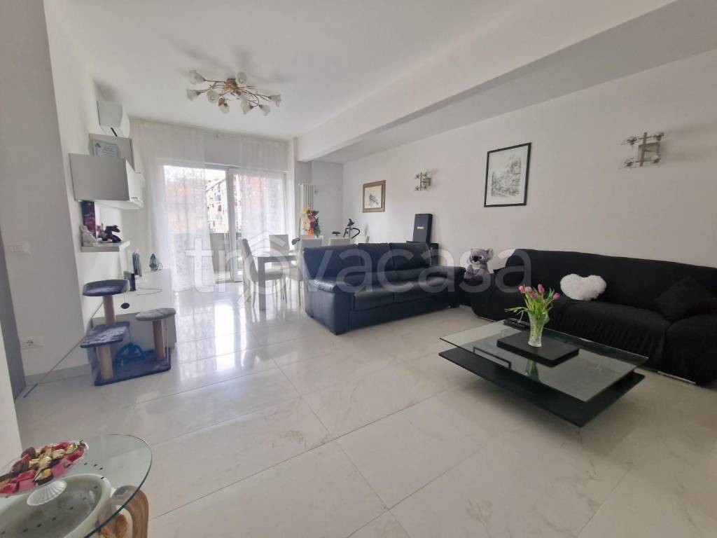 appartamento in vendita a Carrara in zona Marina di Carrara
