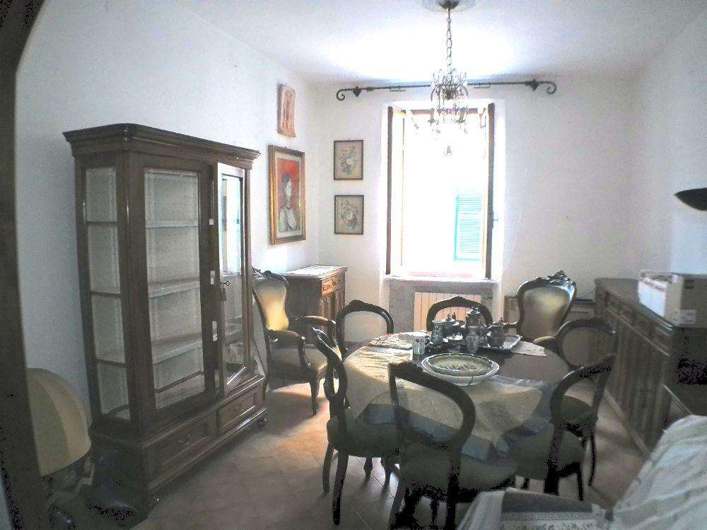appartamento in vendita a Carrara in zona Centro Città