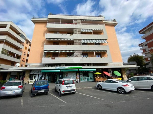 appartamento in vendita a Carrara in zona Marina di Carrara