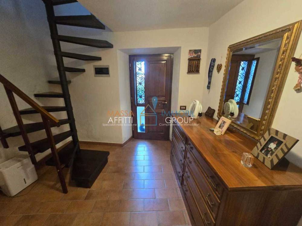 casa indipendente in vendita a Carrara in zona Fontia
