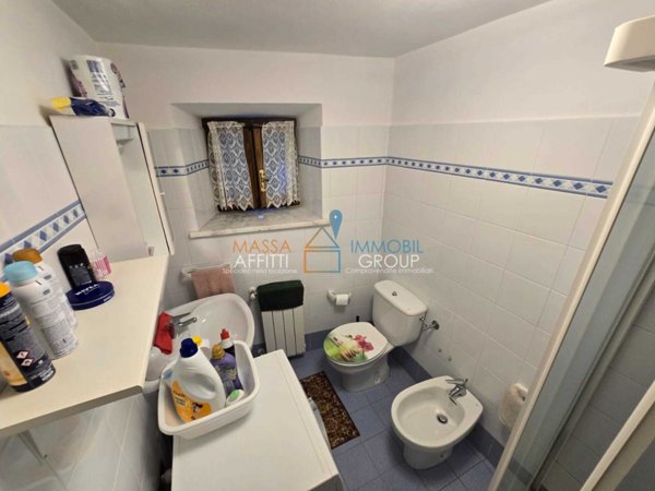 casa indipendente in vendita a Carrara in zona Fontia