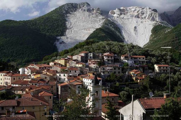 appartamento in vendita a Carrara in zona Codena