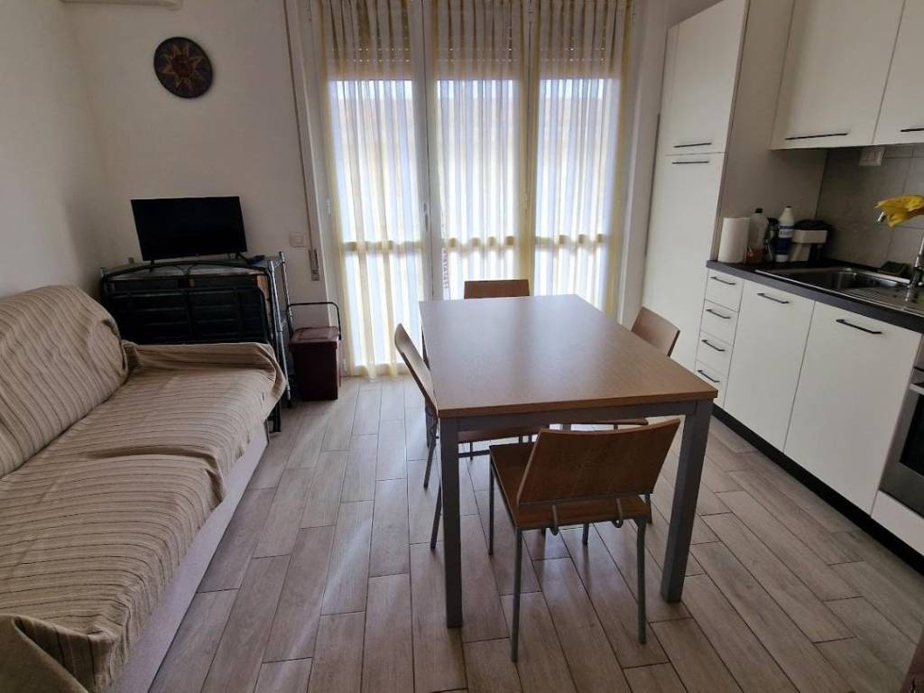 appartamento in vendita a Carrara in zona Marina di Carrara