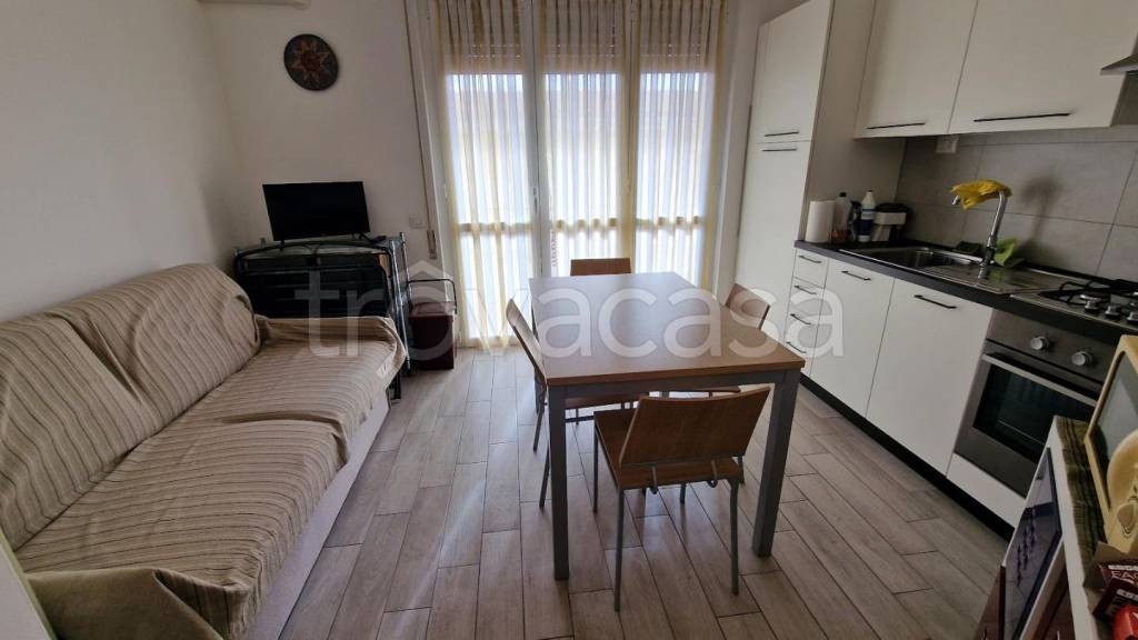 appartamento in vendita a Carrara in zona Marina di Carrara
