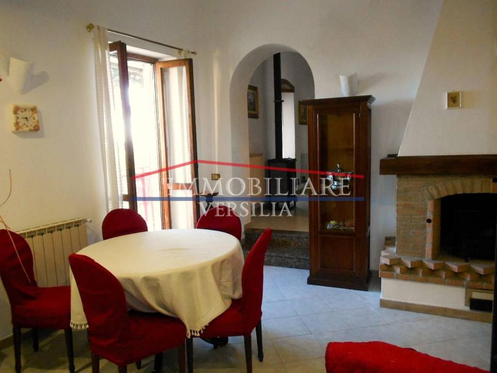 appartamento in vendita a Carrara in zona Avenza
