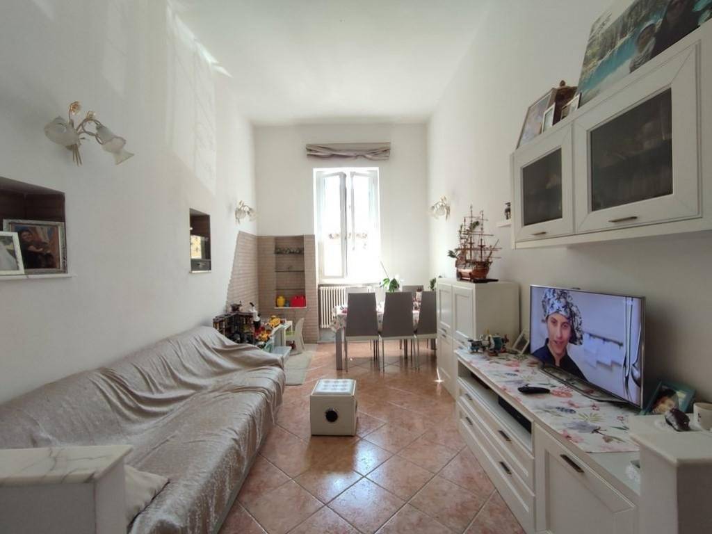 appartamento in vendita a Carrara in zona Centro Città