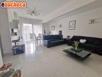appartamento in vendita a Carrara in zona Centro Città