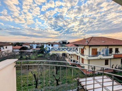 casa indipendente in vendita a Carrara