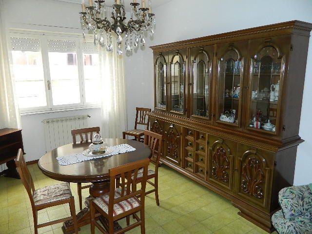 appartamento in vendita a Carrara in zona Centro Città