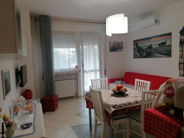 appartamento in vendita a Carrara in zona Marina di Carrara