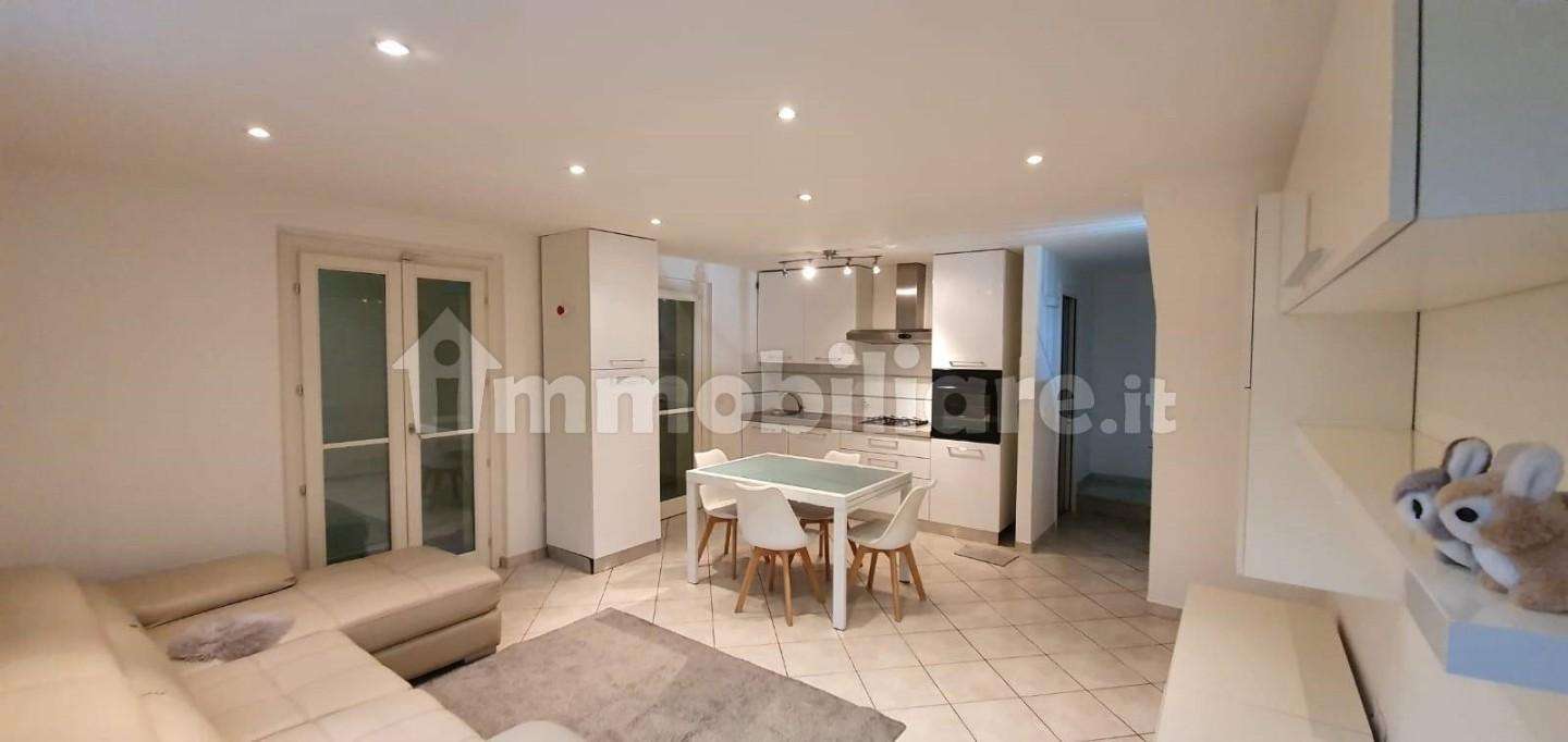 casa indipendente in vendita a Carrara in zona Marina di Carrara