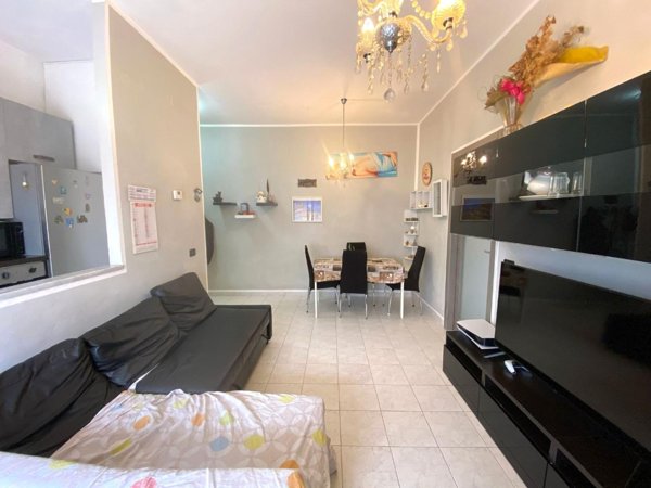 appartamento in vendita a Carrara in zona Marina di Carrara