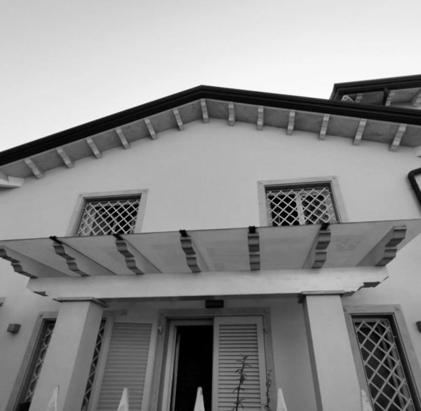 casa indipendente in vendita a Carrara in zona Avenza