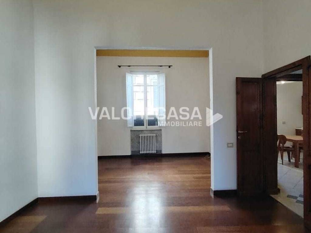 casa indipendente in vendita a Carrara in zona Centro Città