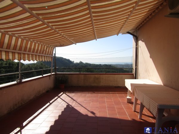 casa indipendente in vendita a Carrara in zona Fossone