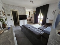 appartamento in vendita a Carrara in zona Nazzano