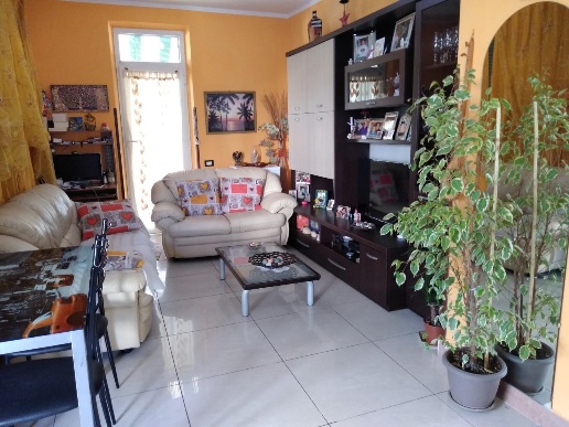 casa indipendente in vendita a Carrara in zona Avenza