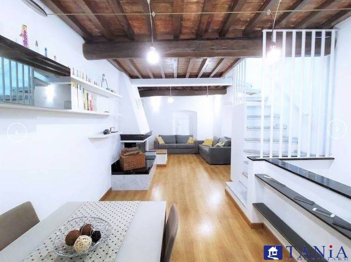 casa indipendente in vendita a Carrara in zona Centro Città