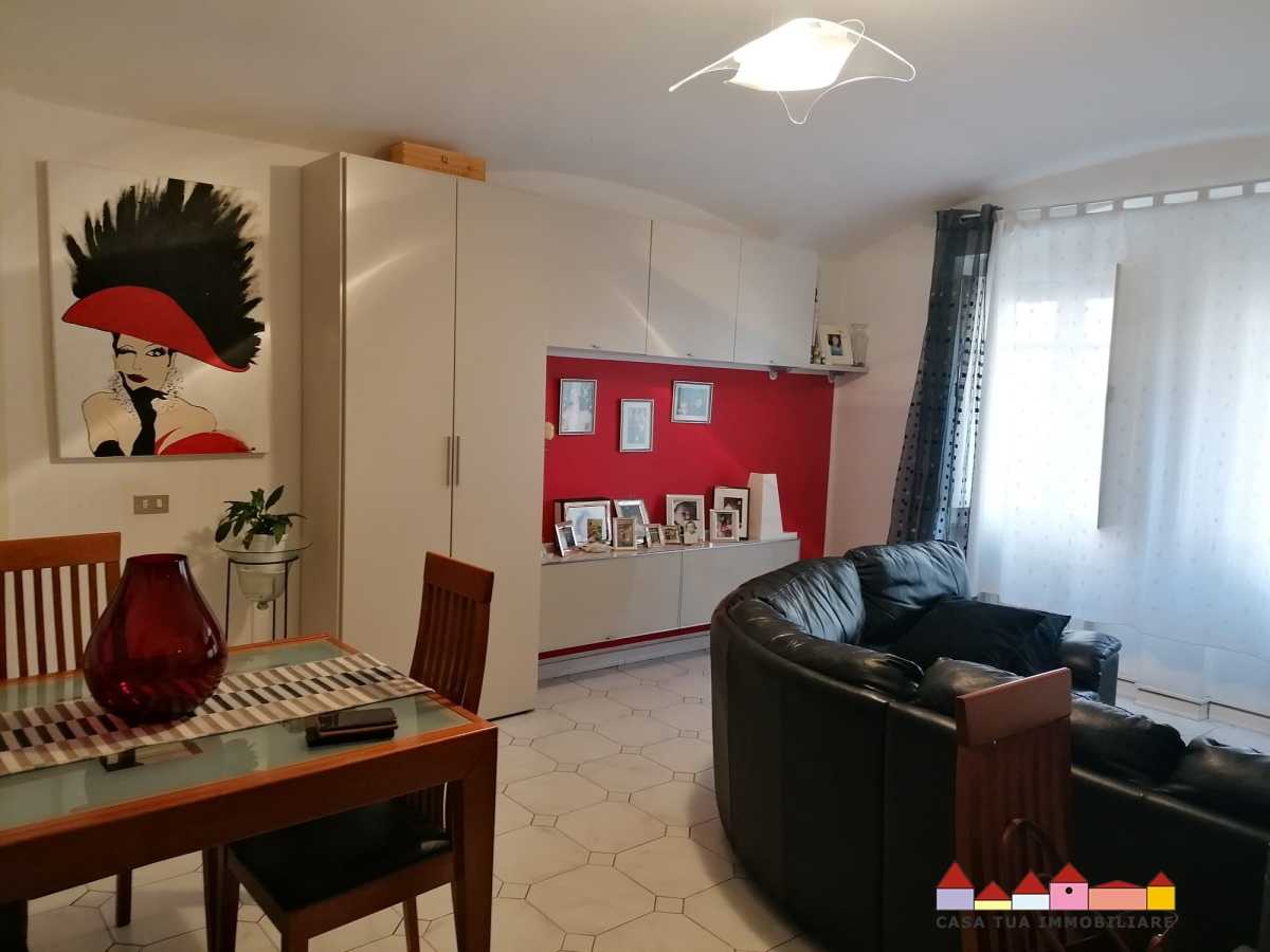 appartamento in vendita a Carrara in zona Centro Città