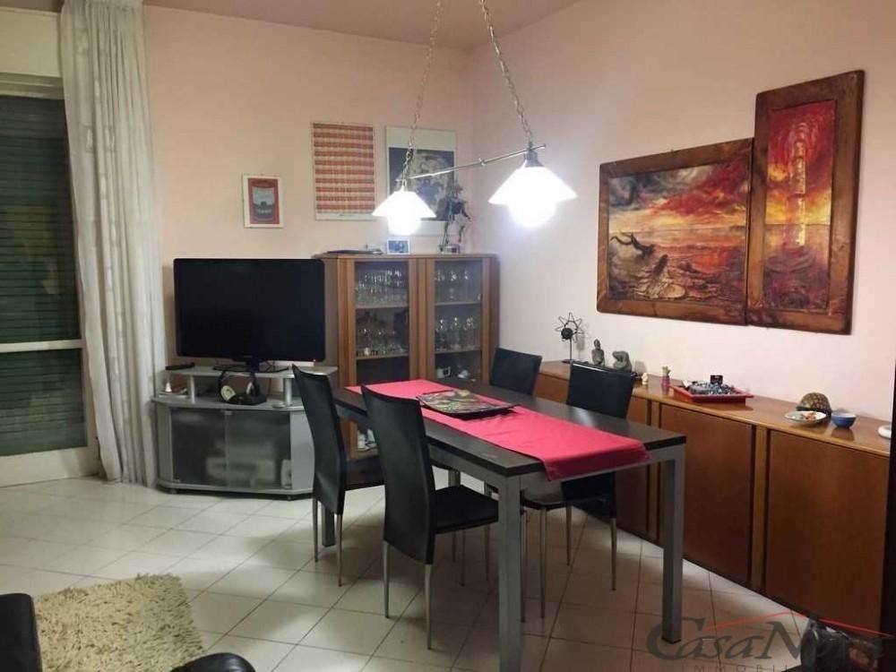 appartamento in vendita a Carrara in zona Marina di Carrara