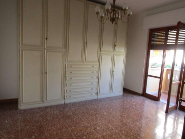 appartamento in vendita a Carrara in zona Avenza