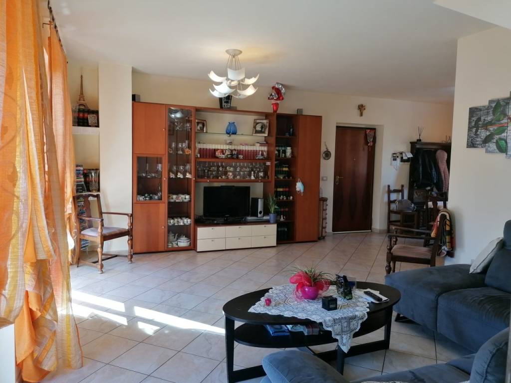 casa semindipendente in vendita a Carrara in zona Sant'Antonio