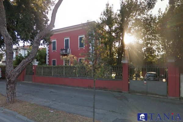 casa indipendente in vendita a Carrara in zona Avenza