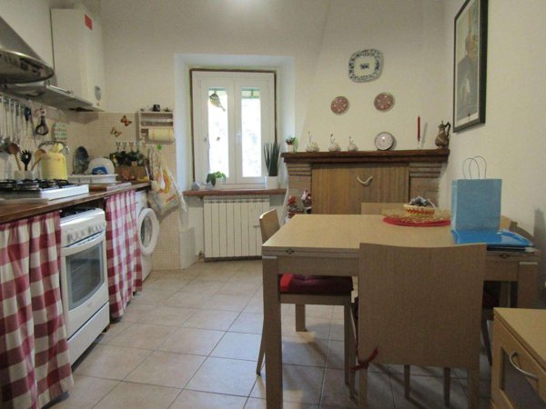 appartamento in vendita a Carrara in zona Bedizzano