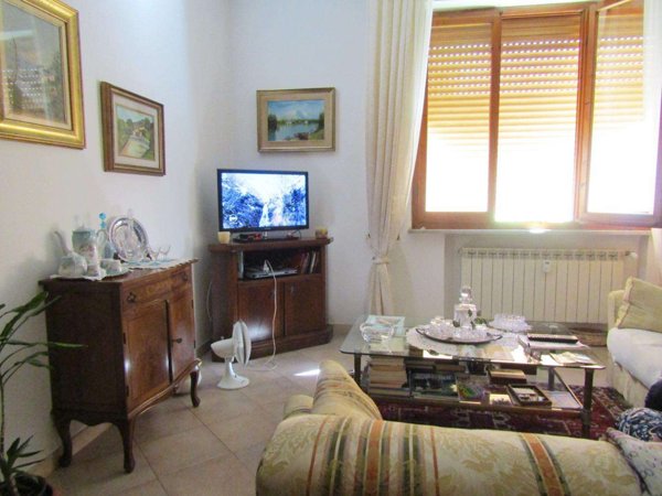 appartamento in vendita a Carrara in zona Marina di Carrara