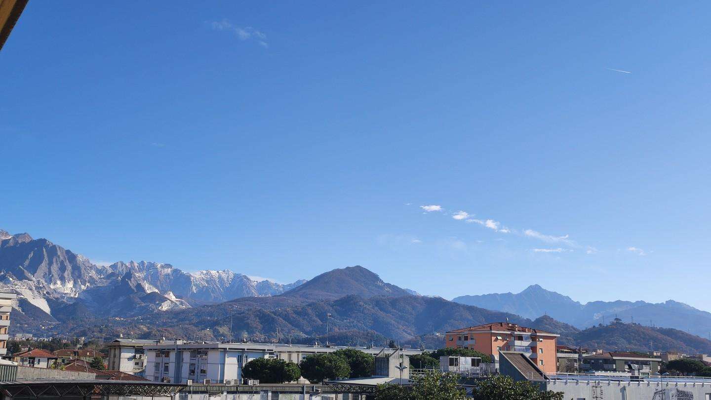 appartamento in vendita a Carrara in zona Avenza