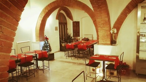 locale commerciale in vendita a Carrara in zona Centro Città