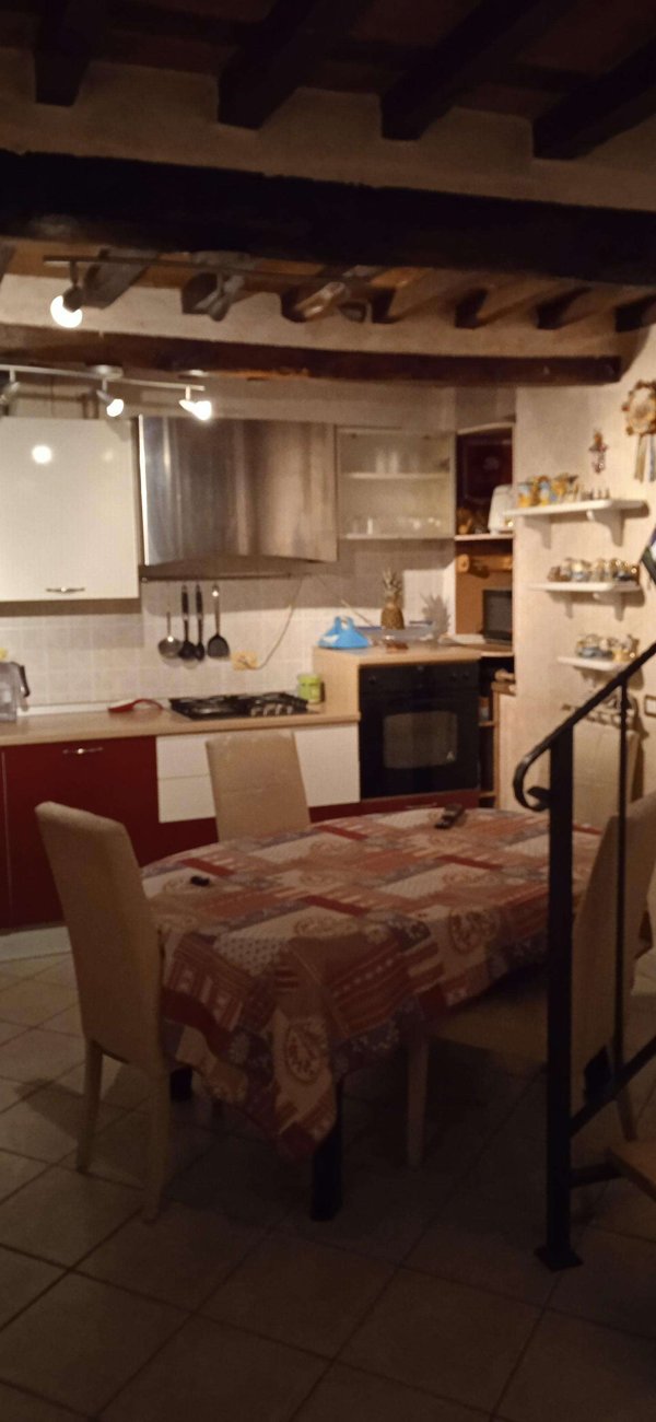casa semindipendente in vendita a Carrara in zona Avenza