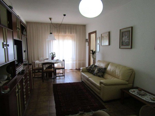 appartamento in vendita a Carrara in zona Avenza
