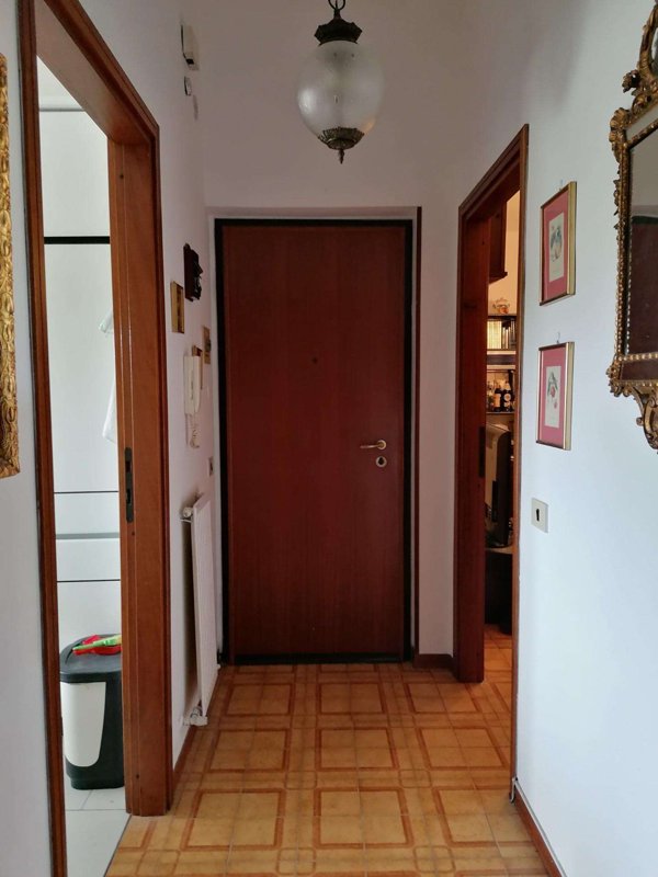 appartamento in vendita a Carrara in zona Avenza