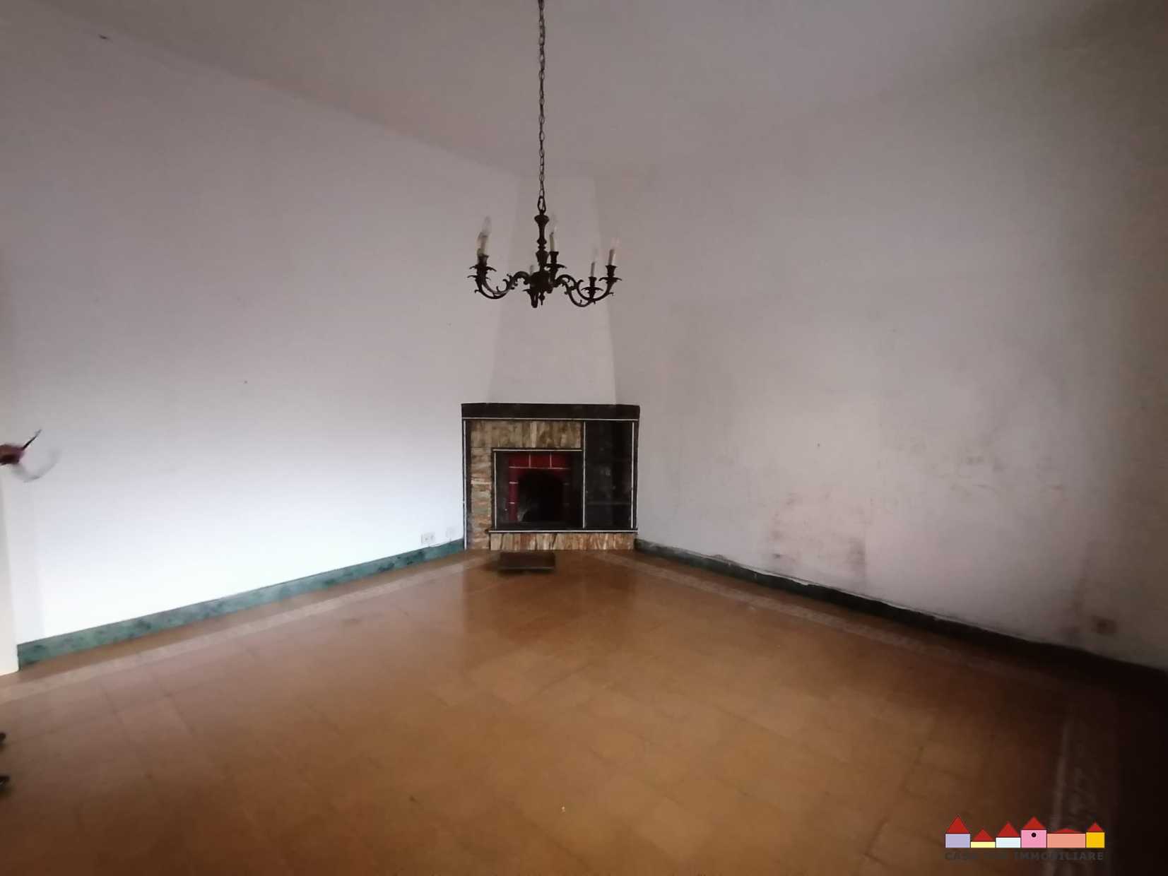 appartamento in vendita a Carrara in zona Centro Città