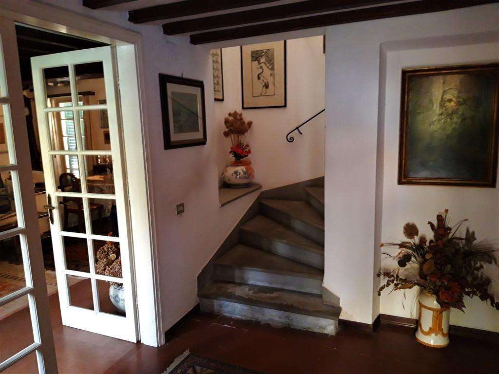 casa indipendente in vendita a Carrara