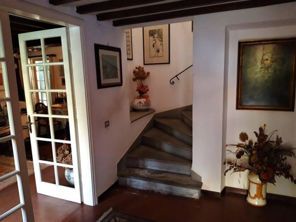 casa indipendente in vendita a Carrara in zona Bonascola