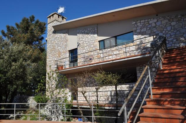 casa indipendente in vendita a Carrara in zona Bergiola