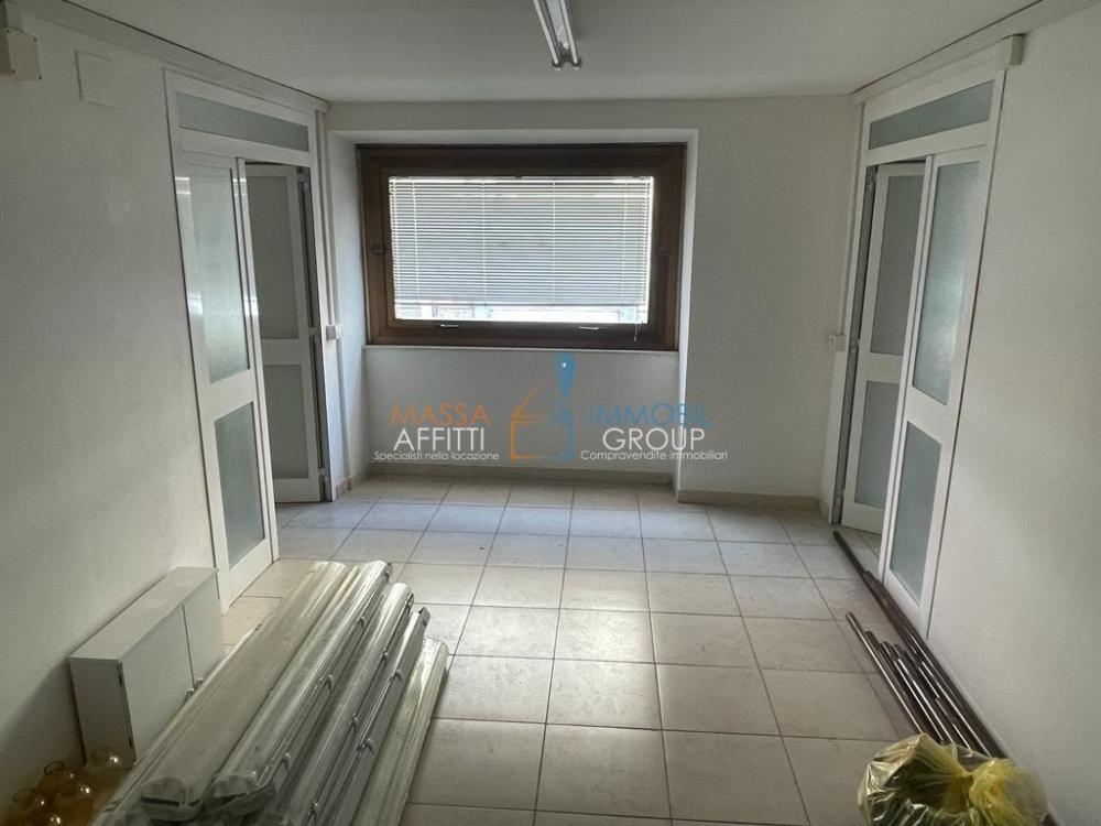appartamento in vendita a Carrara in zona Centro Città