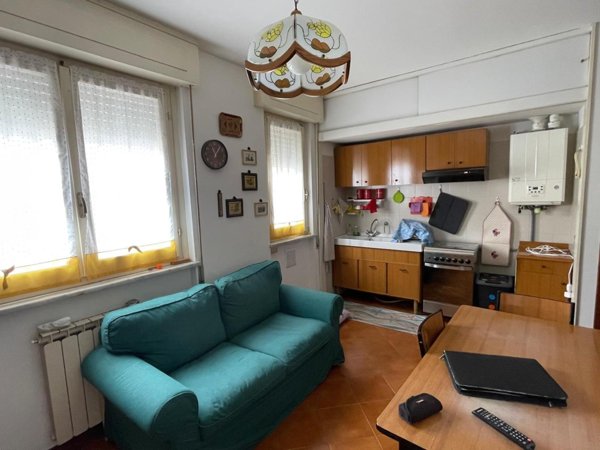 appartamento in vendita a Carrara in zona Marina di Carrara