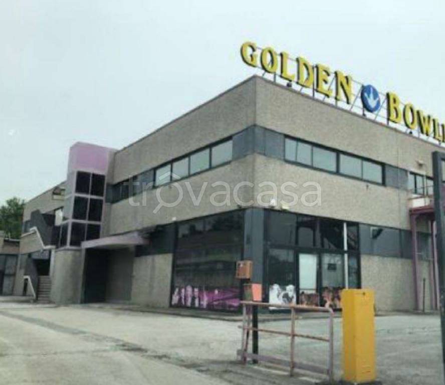 ufficio in vendita a Carrara in zona Avenza