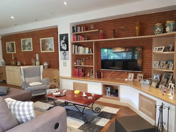 casa indipendente in vendita a Carrara in zona Fossola