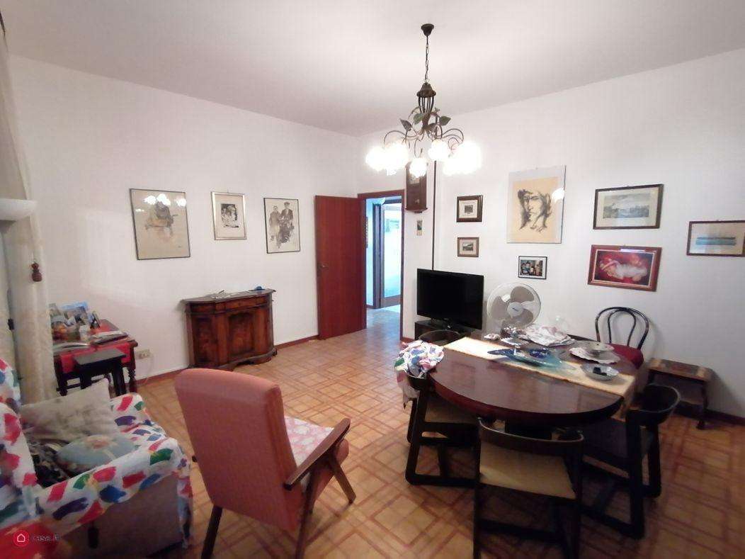 appartamento in vendita a Carrara in zona Avenza