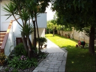 casa indipendente in vendita a Carrara in zona Avenza